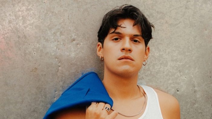 Omar Apollo Is A Bilingual Crooner In His Retro ‘Killing Me’ Performance On ‘The Tonight Show’