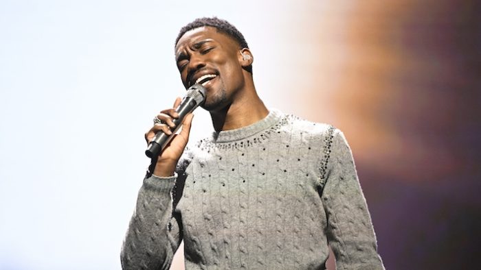 Giveon’s Soulful Voice Soars Performing ‘Lie Again’ On ‘The Tonight Show’