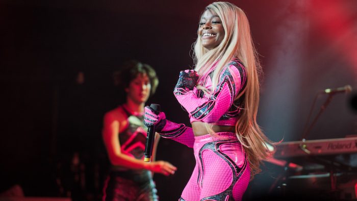 Azealia Banks Calls Out Nicki Minaj For ‘Sabotaging Other Black Female Rappers Behind The Scenes’