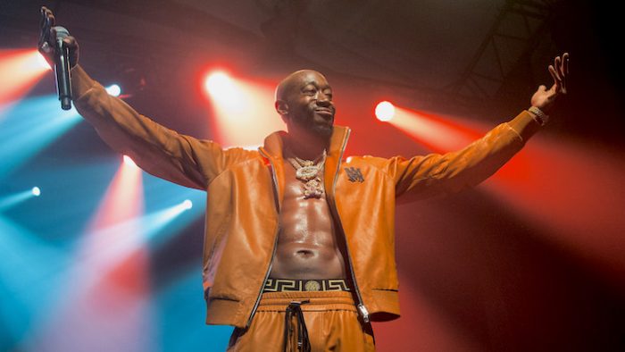 Freddie Gibbs Tells DJ Akademiks To Stop ‘Taking Purses From Girls’ In His LA Leakers Freestyle