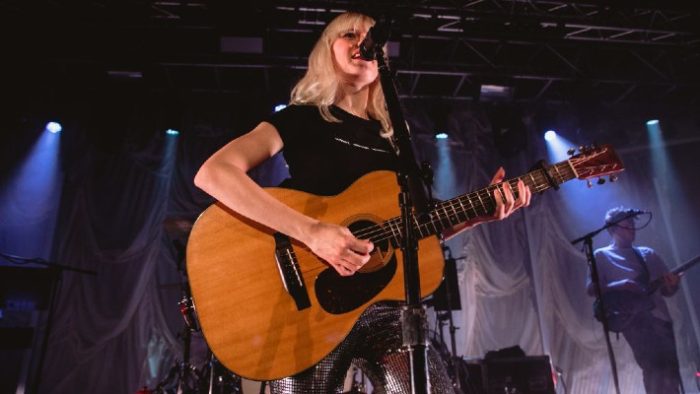 Maisie Peters Can’t Help But Look Back ‘Two Weeks Ago’ On Her Gut-Punch Of A New Single