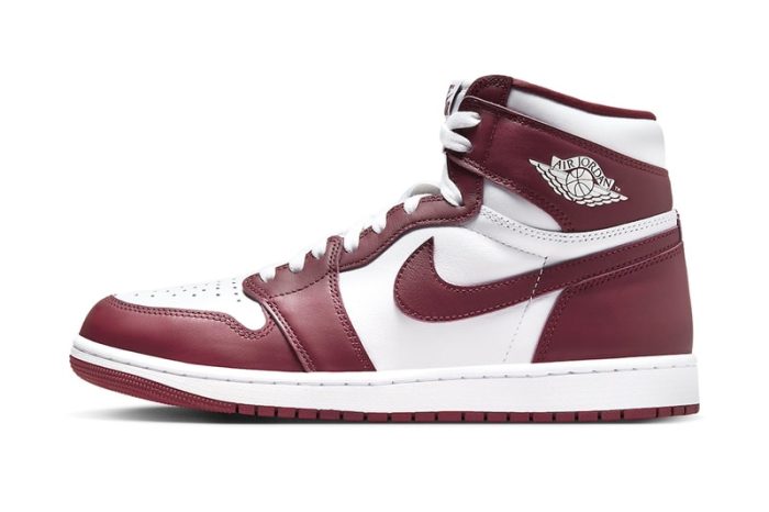 “Team Red” Lands on the Air Jordan 1 Retro High OG