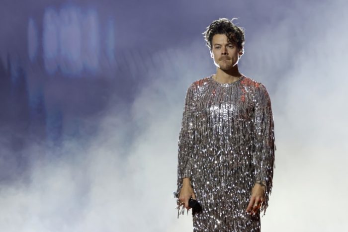 “Aperture” by Harry Styles continues a sleepy dance pop trend