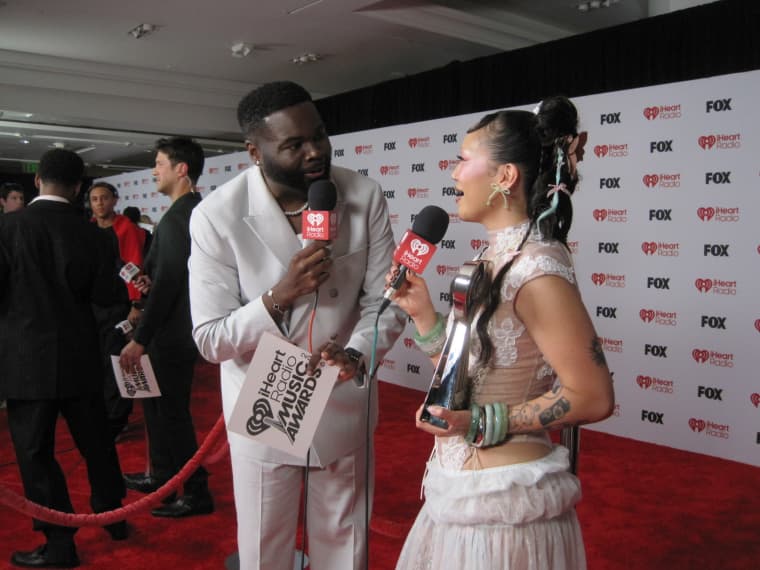 SAILORR reps her Vietnamese roots on the red carpet