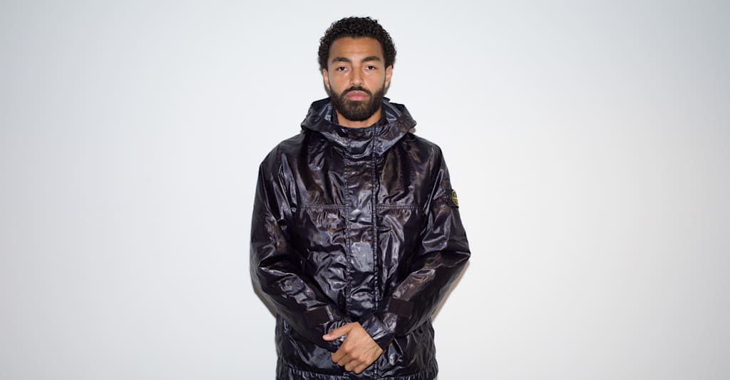 Navy Blue on Sir Render: The Art of Simplicity